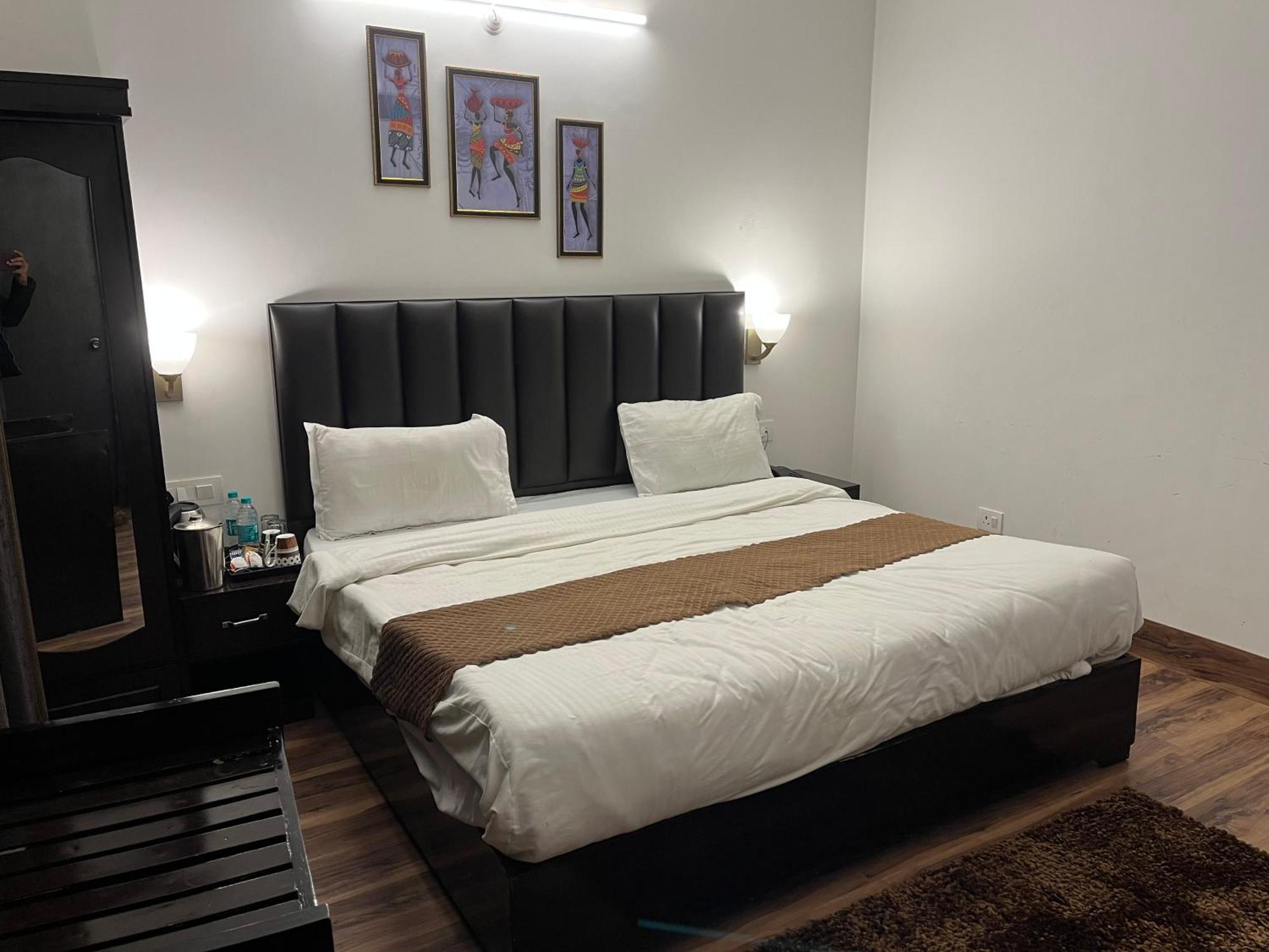Cedar Woods Resort By Heyan Hotels Нейнитал Екстериор снимка