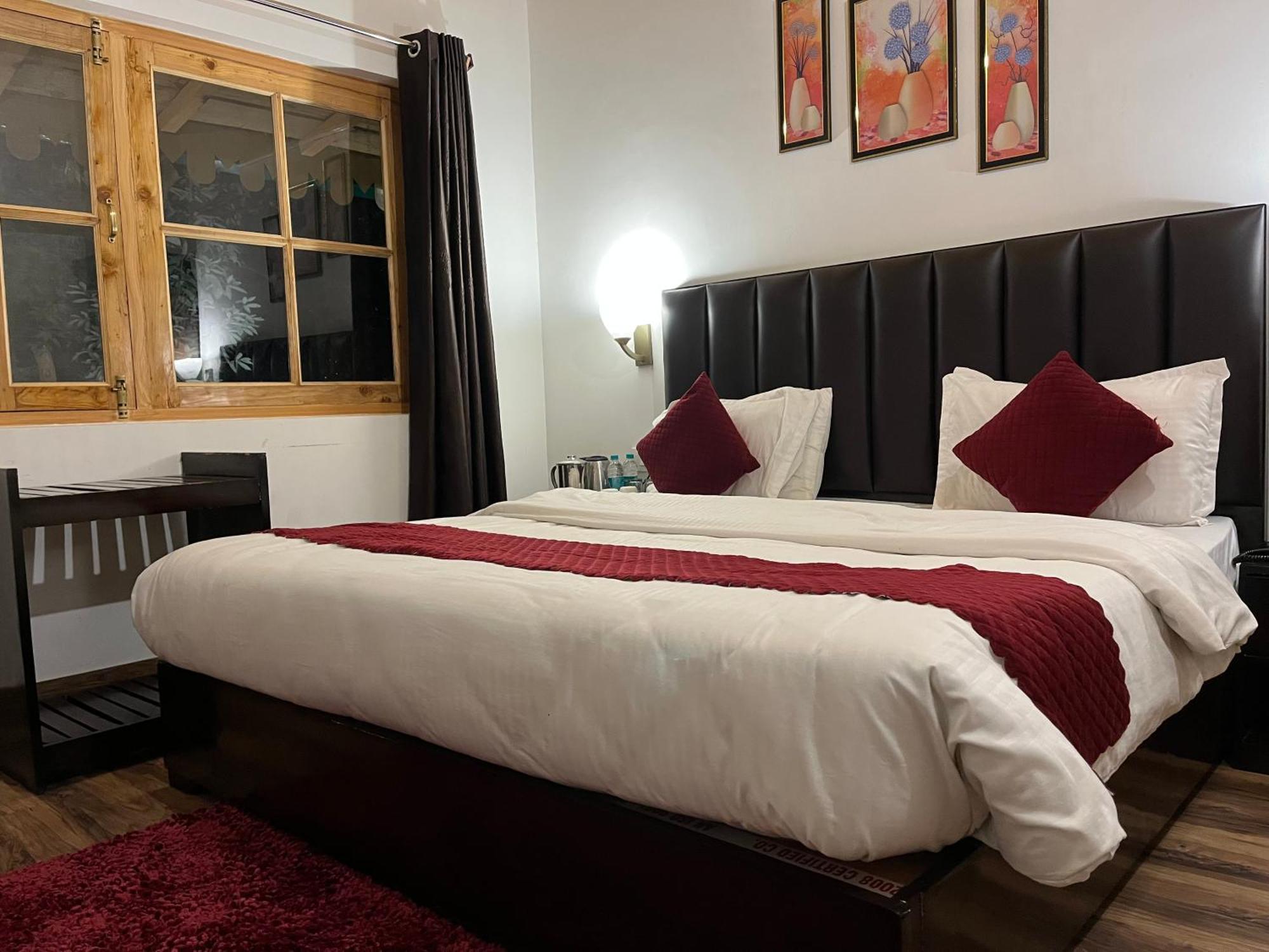 Cedar Woods Resort By Heyan Hotels Нейнитал Екстериор снимка