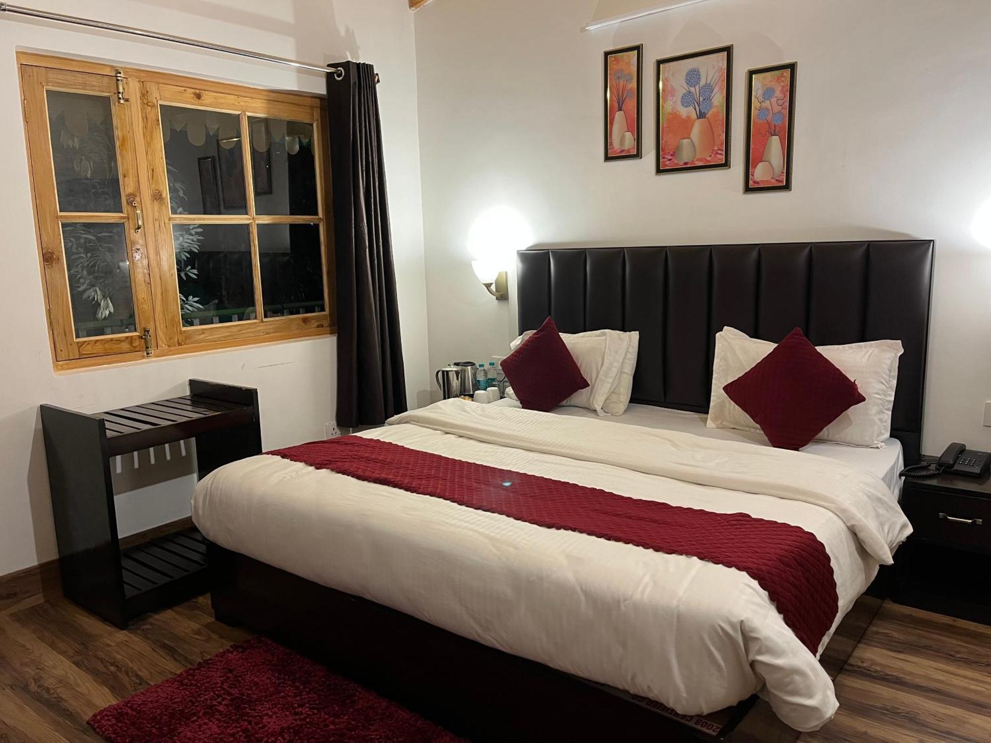 Cedar Woods Resort By Heyan Hotels Нейнитал Екстериор снимка