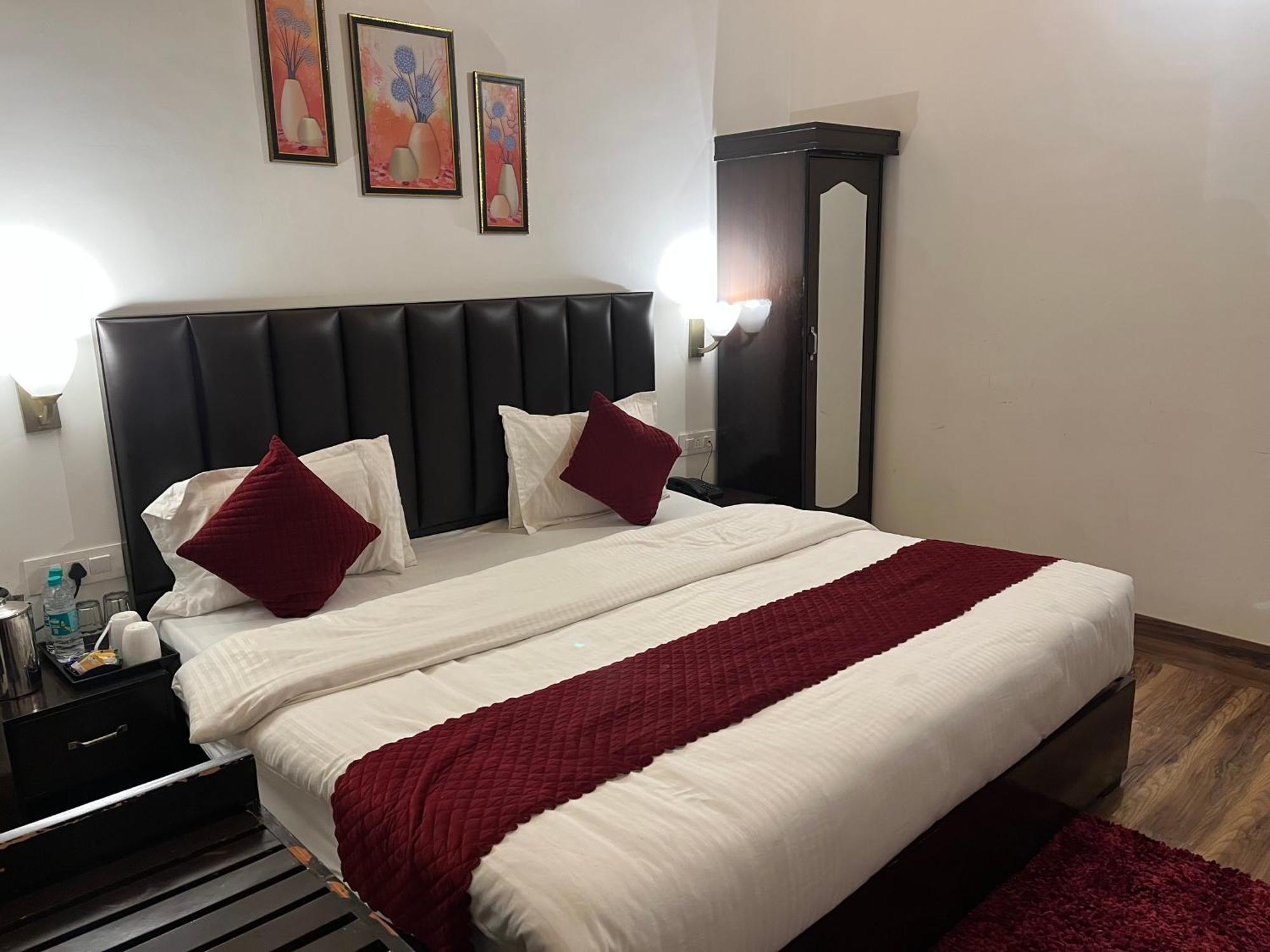 Cedar Woods Resort By Heyan Hotels Нейнитал Екстериор снимка