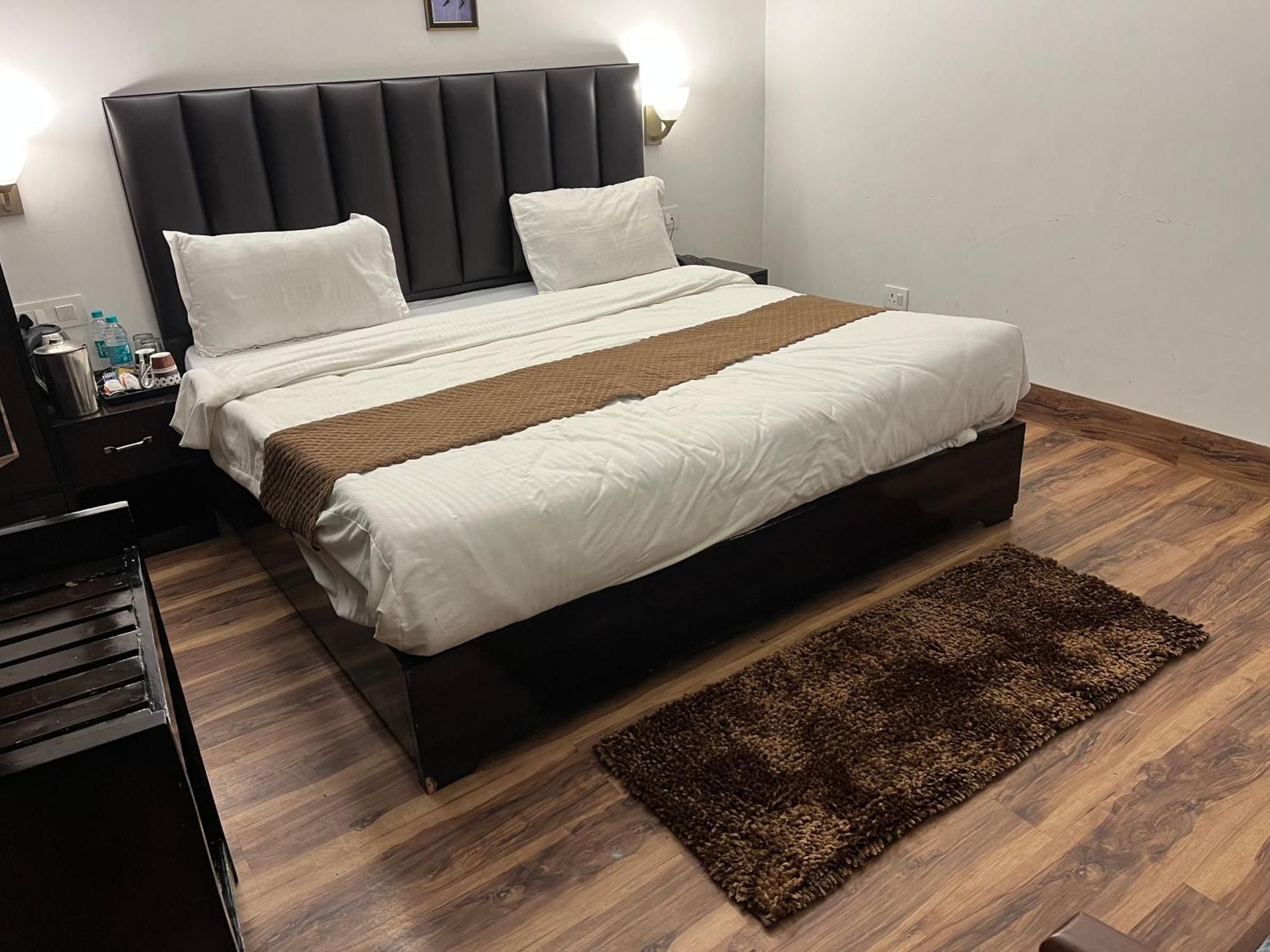 Cedar Woods Resort By Heyan Hotels Нейнитал Екстериор снимка