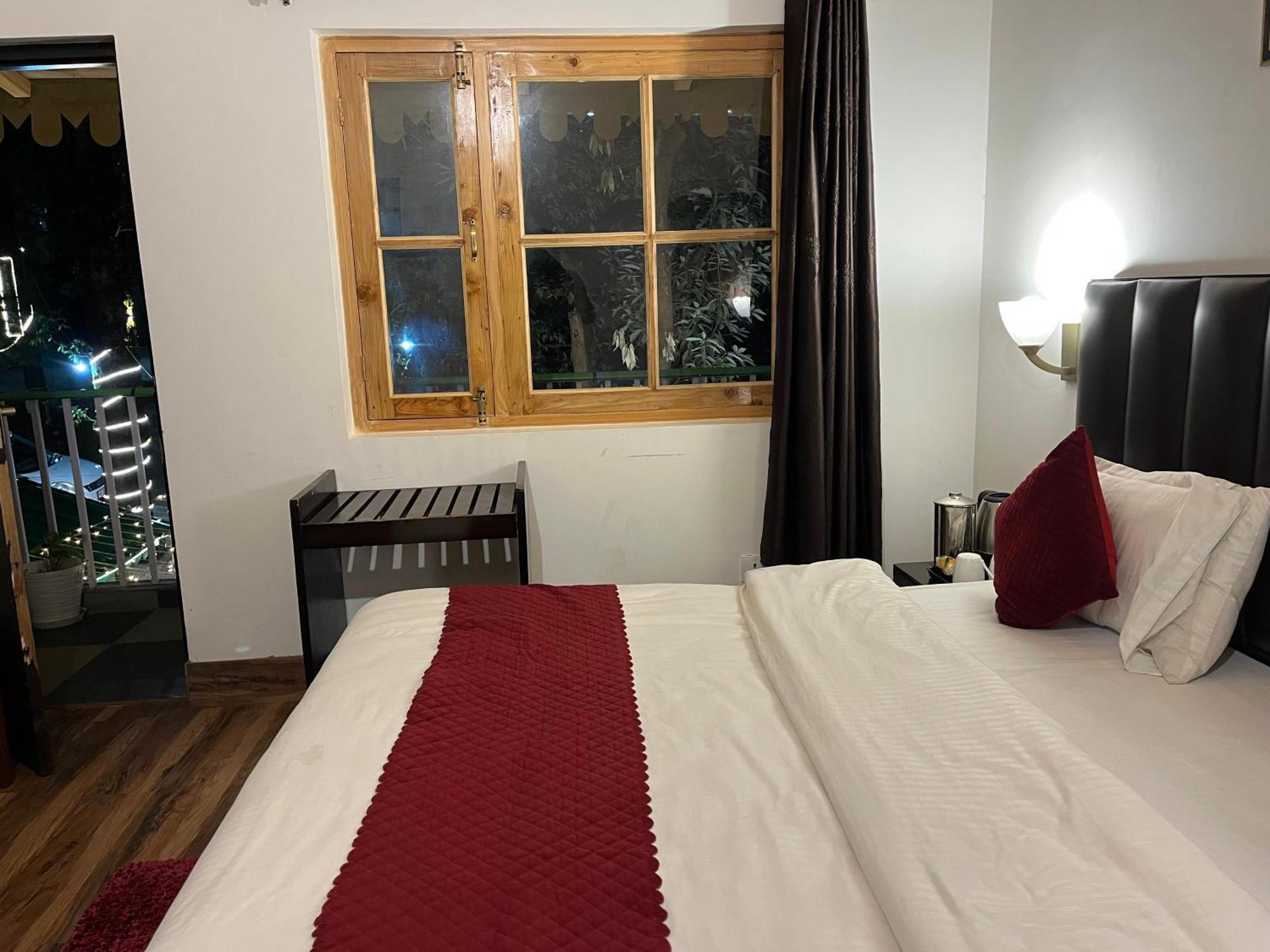 Cedar Woods Resort By Heyan Hotels Нейнитал Екстериор снимка